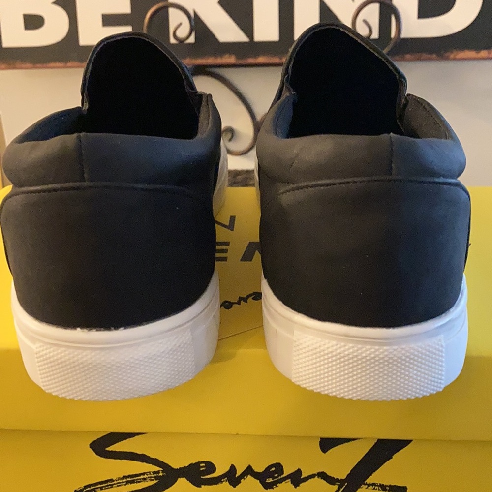 Seven7 women’s brand black sneakers, sz 10, NWOT - Picture 2 of 4
